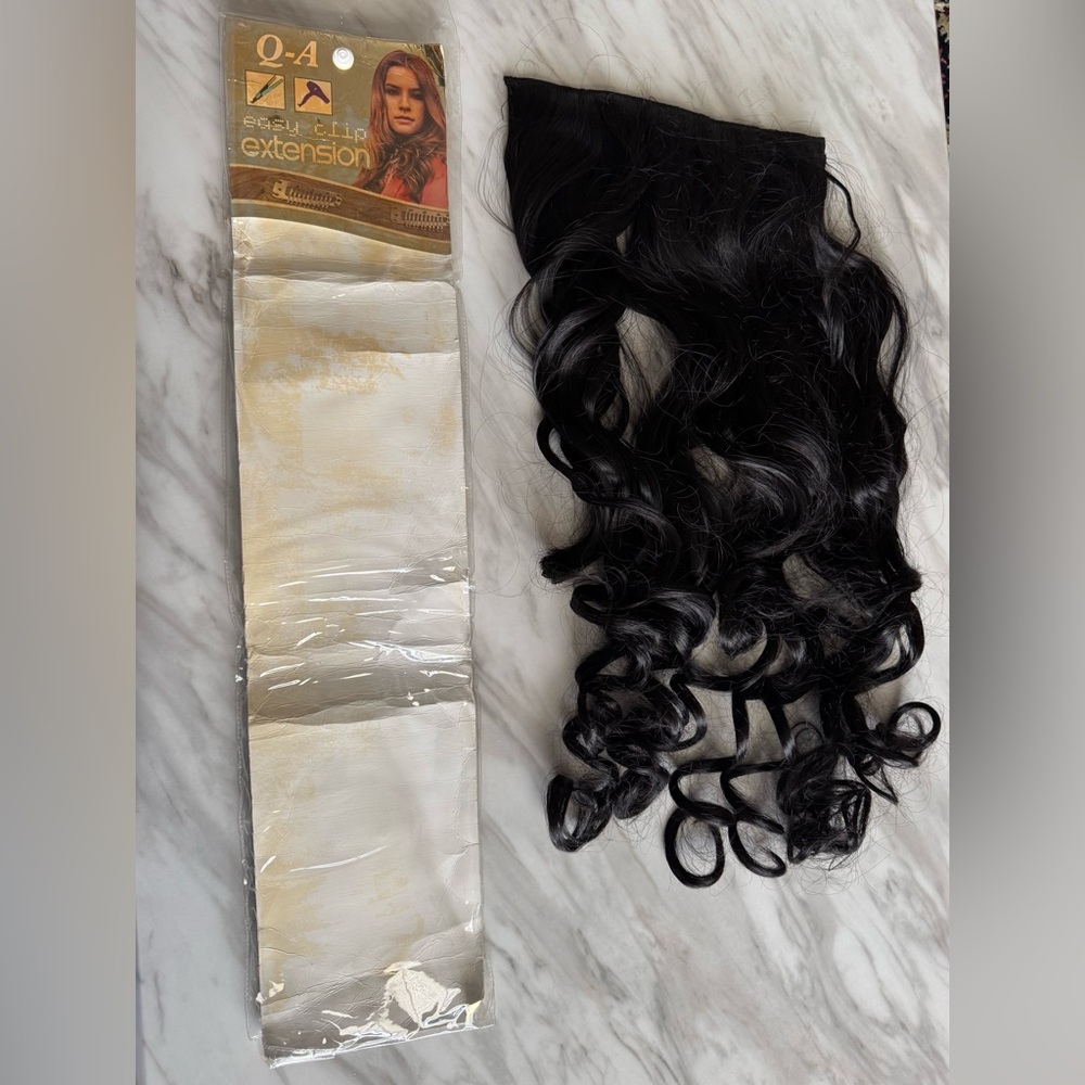 Q-A Easy Clip-In Hair Extensions - Heat Resistant Deep Black Wavy